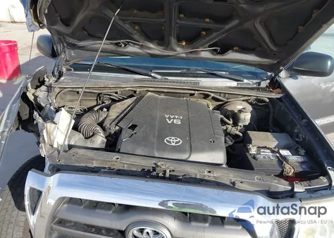 2010 Toyota Tacoma Prerunner V6 z USA, uszkodzony, nr VIN 3TMKU4HNXAM025989